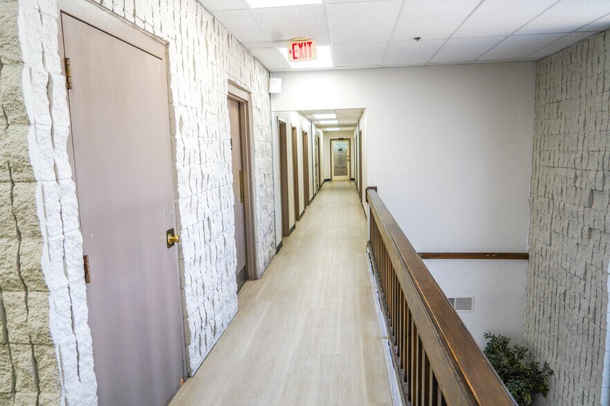 More Photos Of 11032 Quail Creek Rd, Oklahoma City Office For Sale