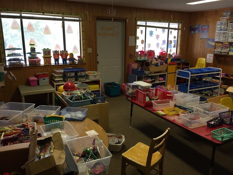 More Photos Of 130 Charter Oak Dr, Canyon Lake Daycare Center For Lease
