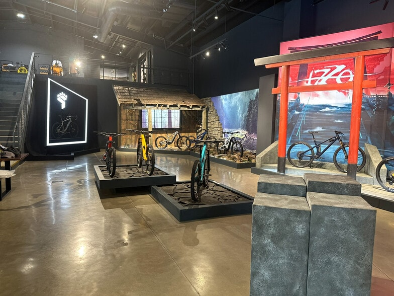 More Photos Of 306 S Main St, Bentonville Storefront For Lease