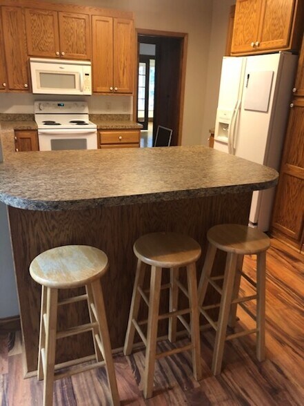 More Photos Of 6368 Elm St, North Branch Office For Sale