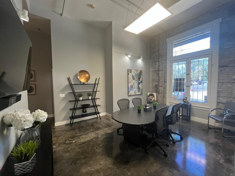 More Photos Of 1501-1505 E 9th Ave, Tampa Storefront For Lease