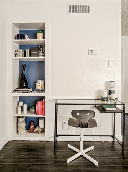 More Photos Of 2323 Town Lake Cir, Austin Apartments For Sale