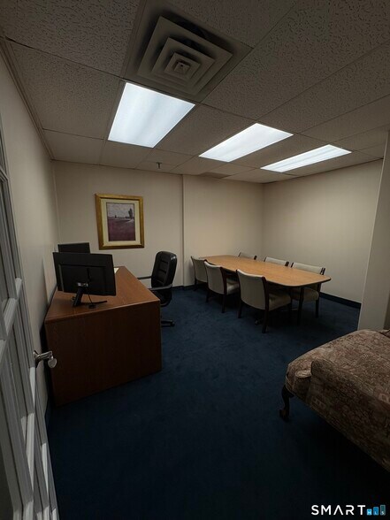 More Photos Of 100-140 Riverview Ctr, Middletown Office For Lease