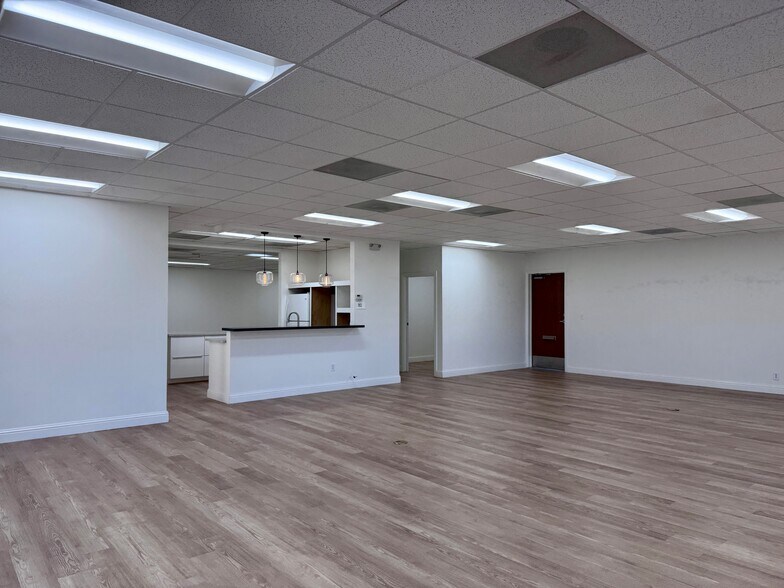 More Photos Of 480 S California Ave, Palo Alto Loft Creative Space For Lease