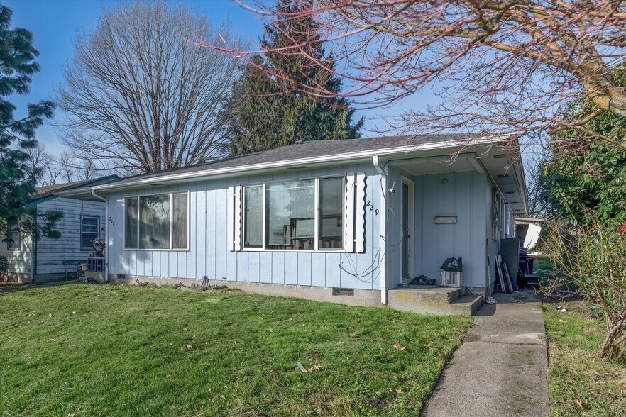 More Photos Of 227 24th Ave, Longview Apartments For Sale