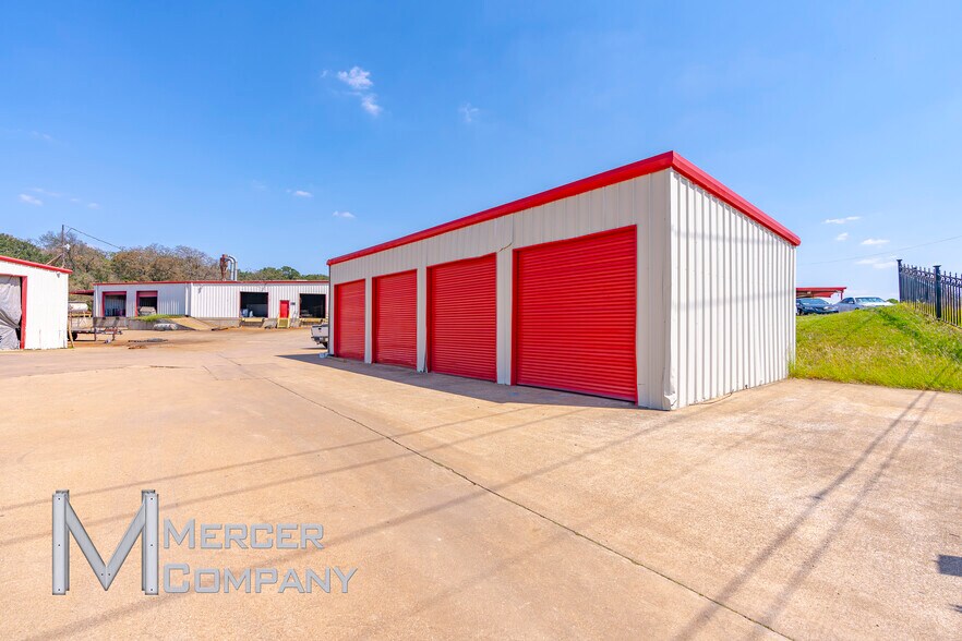 More Photos Of 4939-4959 Rendon Rd, Fort Worth Warehouse For Sale