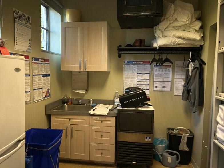 More Photos Of 701 E Palisade Ave, Englewood Cliffs Office For Lease