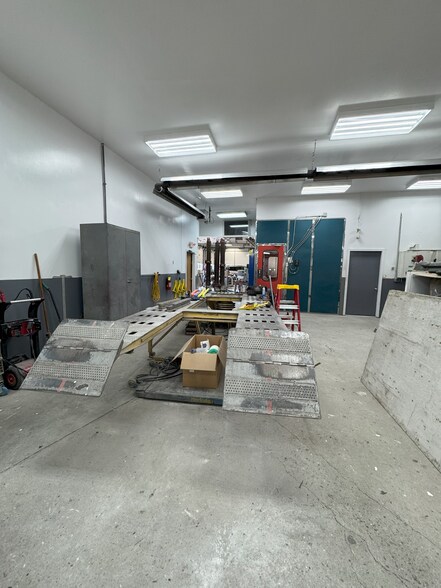 More Photos Of 767 Smithtown Byp, Smithtown Service For Sale