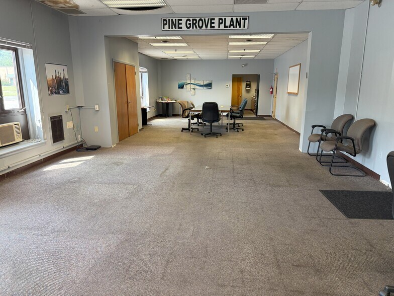 More Photos Of 12 Roberts Rd, Pine Grove Warehouse For Lease