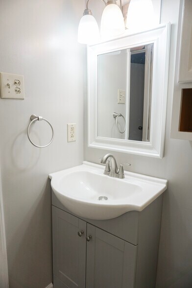 More Photos Of 2523 Cedar Ln, Knoxville Apartments For Sale