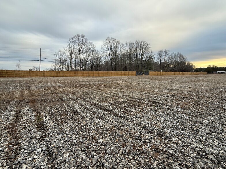More Photos Of 2661-2695 White Sulphur Rd, Gainesville Land For Lease