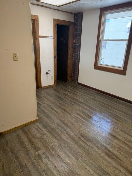 More Photos Of 117 W 7th Ave, Augusta Office For Lease