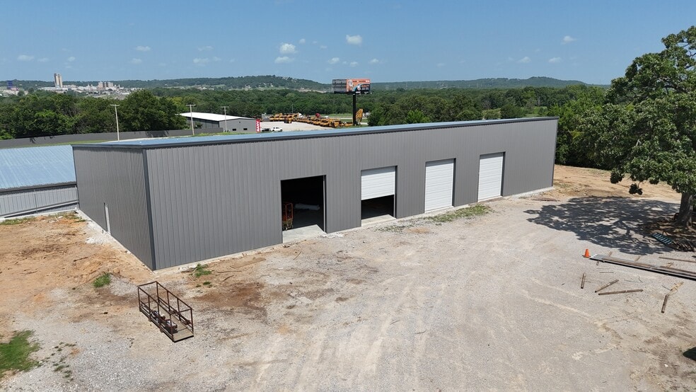 More Photos Of 21699 Admiral Pl, Catoosa Industrial For Lease