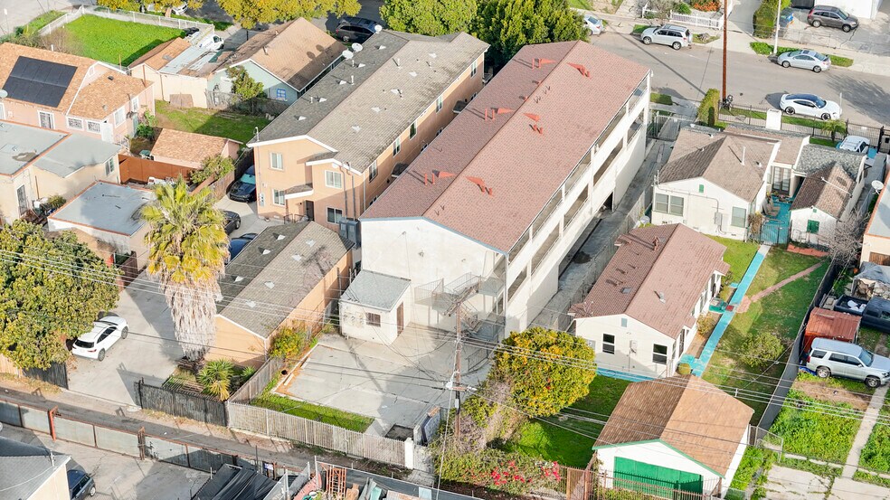 More Photos Of 3120 W 71st St, Los Angeles Apartments For Sale
