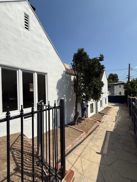 More Photos Of 8218 W Sunset Blvd, West Hollywood Loft Creative Space For Lease