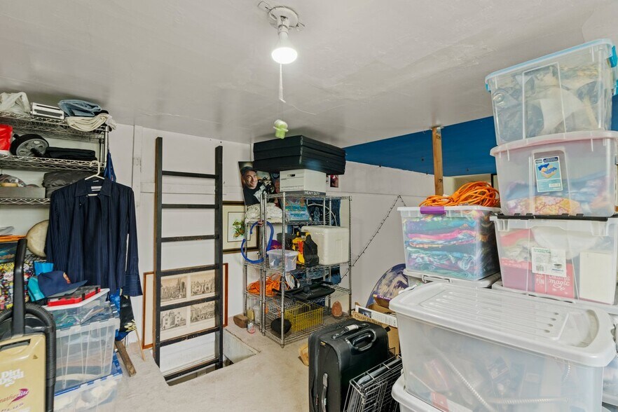 More Photos Of 5555-5559 Claremont Ave, Oakland Storefront For Sale