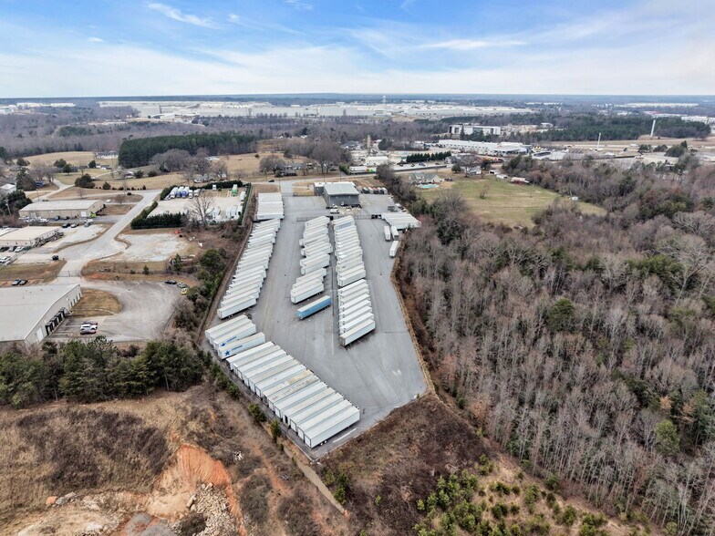 More Photos Of 438 Mayfield Rd, Duncan Flex For Sale