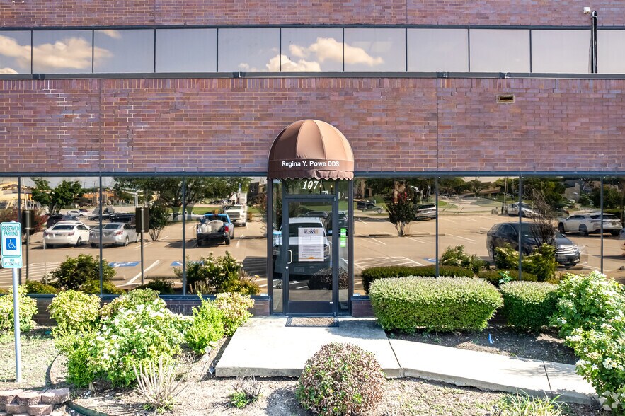 More Photos Of 5501 Independence Pkwy, Plano Medical For Sale