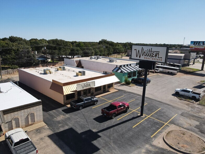 More Photos Of 2303 S Danville Dr, Abilene Office For Lease