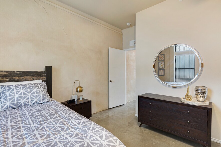 More Photos Of 3050 Eisenhauer Rd, San Antonio Apartments For Sale