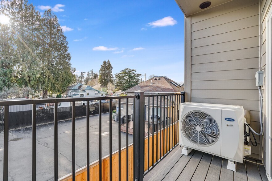 More Photos Of 22415 SW Pine St, Sherwood Flex For Sale