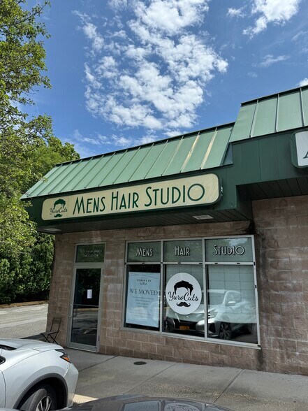 More Photos Of 368 New Hempstead Rd, New City General Retail For Sale