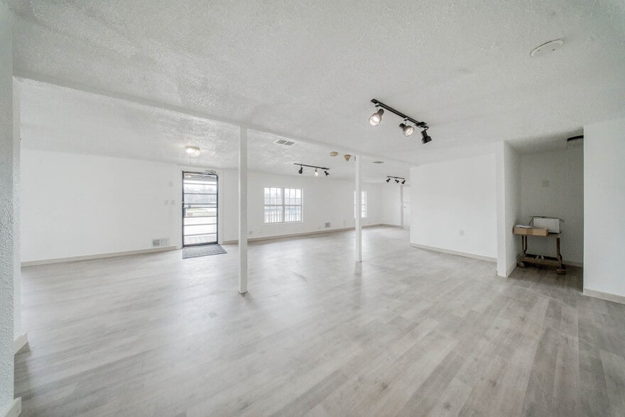 More Photos Of 17475 S US Highway 63, Rolla General Retail For Sale