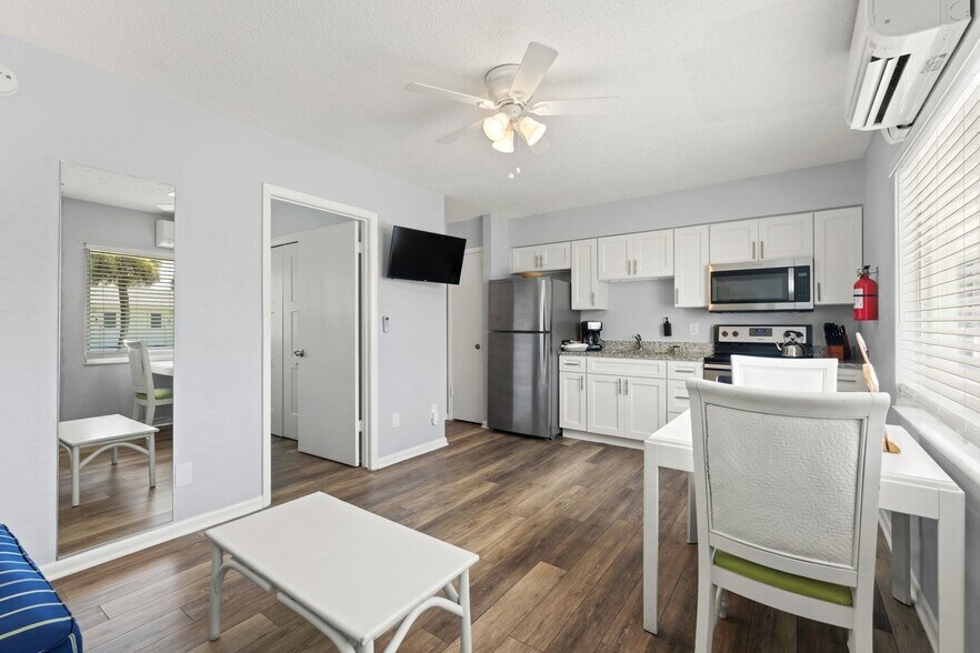 More Photos Of 1708 S Atlantic Ave, New Smyrna Beach Hotel For Sale