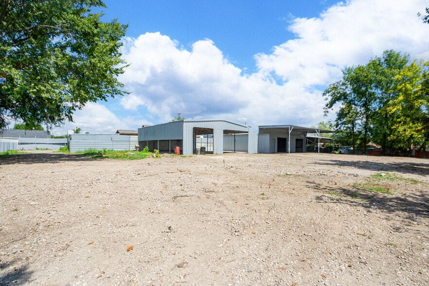More Photos Of 1929 Havner Ln, Houston Industrial For Sale