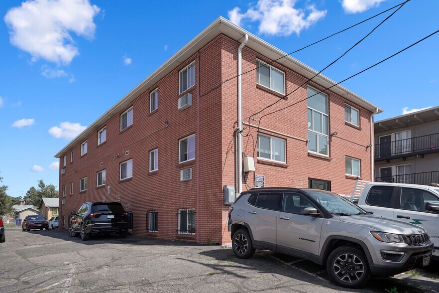 More Photos Of 1677 Geneva St, Aurora Apartments For Sale
