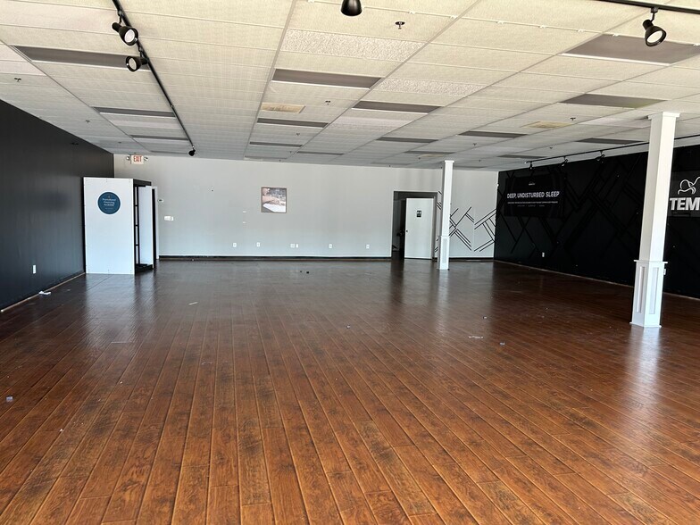 More Photos Of 7380 Spout Springs Rd, Flowery Branch Unknown For Lease