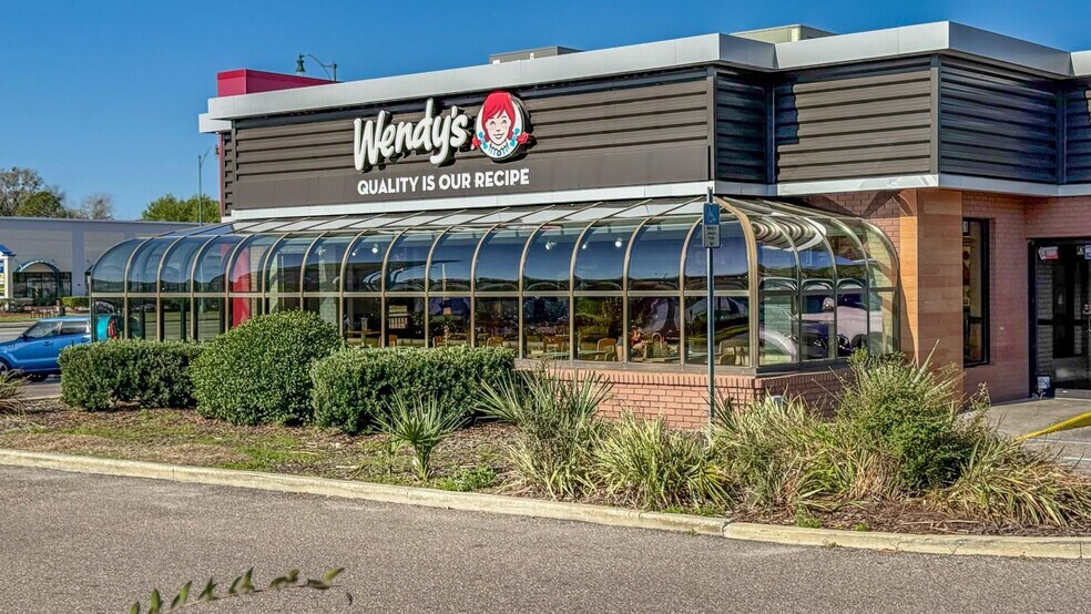 Primary Photo Of 10401 US Highway 441, Leesburg Fast Food For Lease