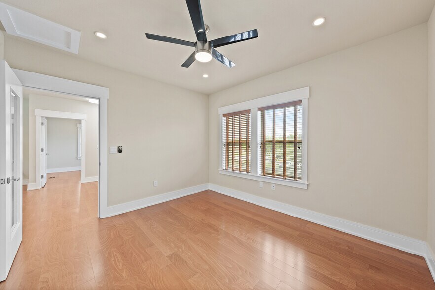 More Photos Of 1206 Hart St, Georgetown Specialty For Sale