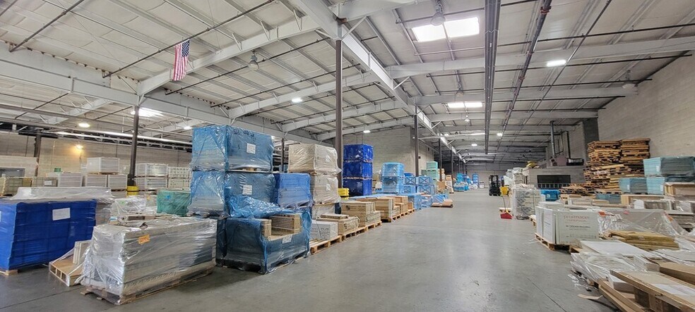 More Photos Of 53 Smith Rd, Middletown Warehouse For Sale