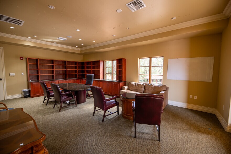 More Photos Of 2420 Brunello Trace, Lutz Office For Sale