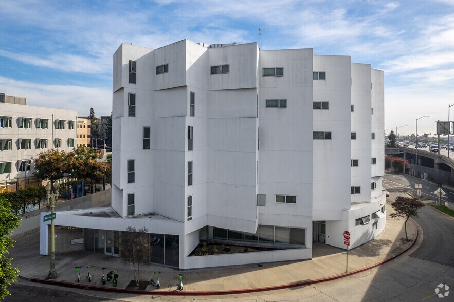 Primary Photo Of 1624 S Hope St, Los Angeles Apartments For Sale