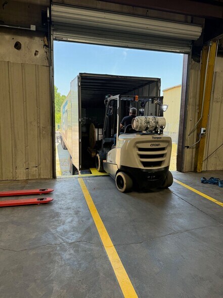 More Photos Of 4280 Pinson Valley Pky, Birmingham Warehouse For Lease