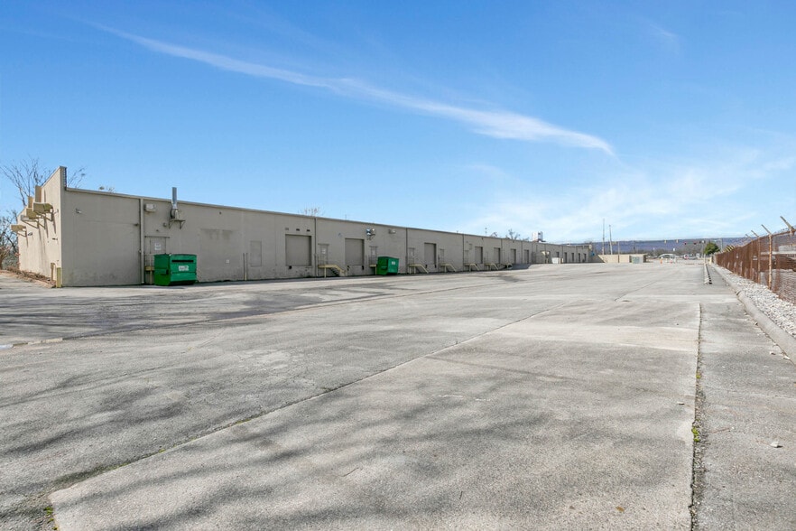 More Photos Of 3720 Amnicola Hwy, Chattanooga Unknown For Lease