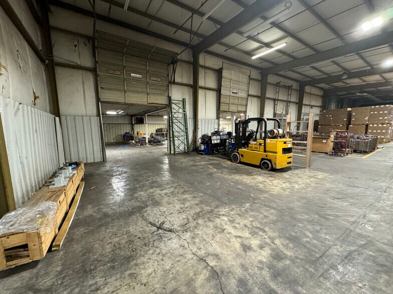 More Photos Of 19919 W Shawnee Mission Pky, Shawnee Manufacturing For Sale