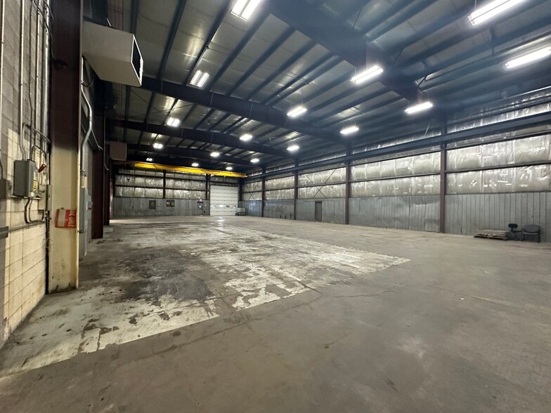 More Photos Of 9759 51st Ave NW, Edmonton Manufacturing For Lease