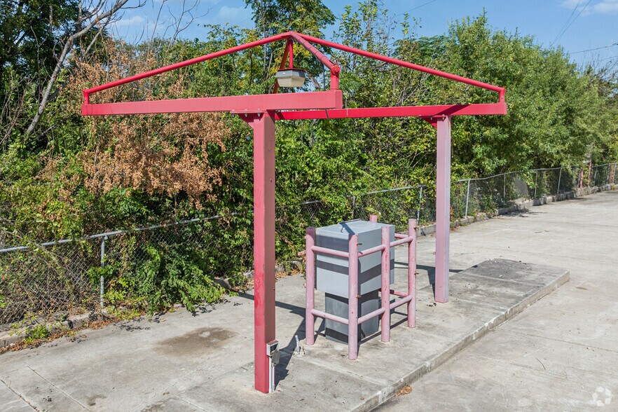 More Photos Of 4950 Evers Rd, San Antonio Carwash For Sale