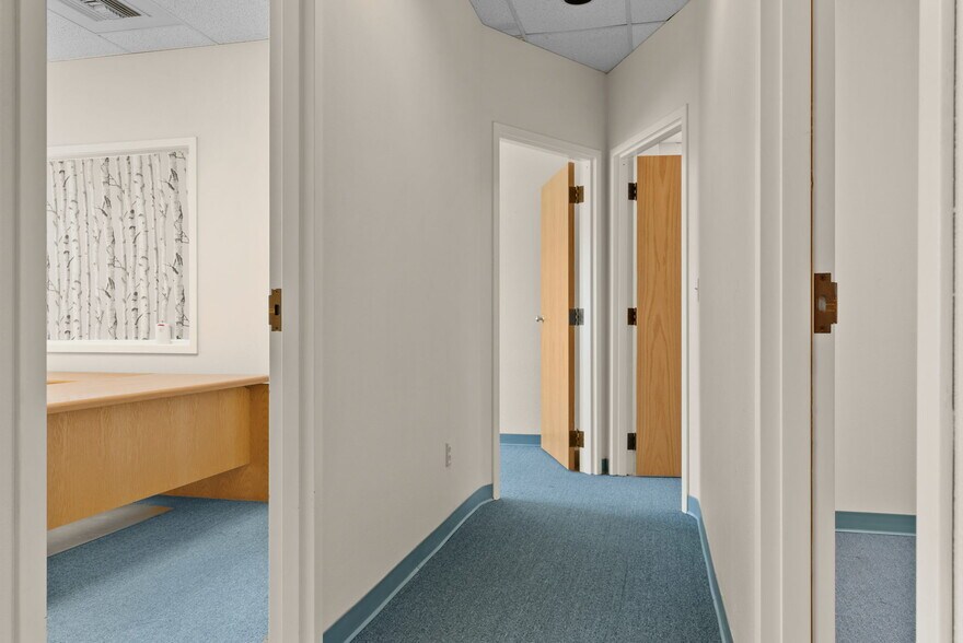 More Photos Of 4450 Cordova, Anchorage Office For Lease