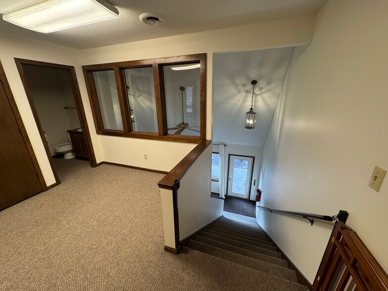 More Photos Of 3110 Mallard Cove Ln, Fort Wayne Office Residential For Lease
