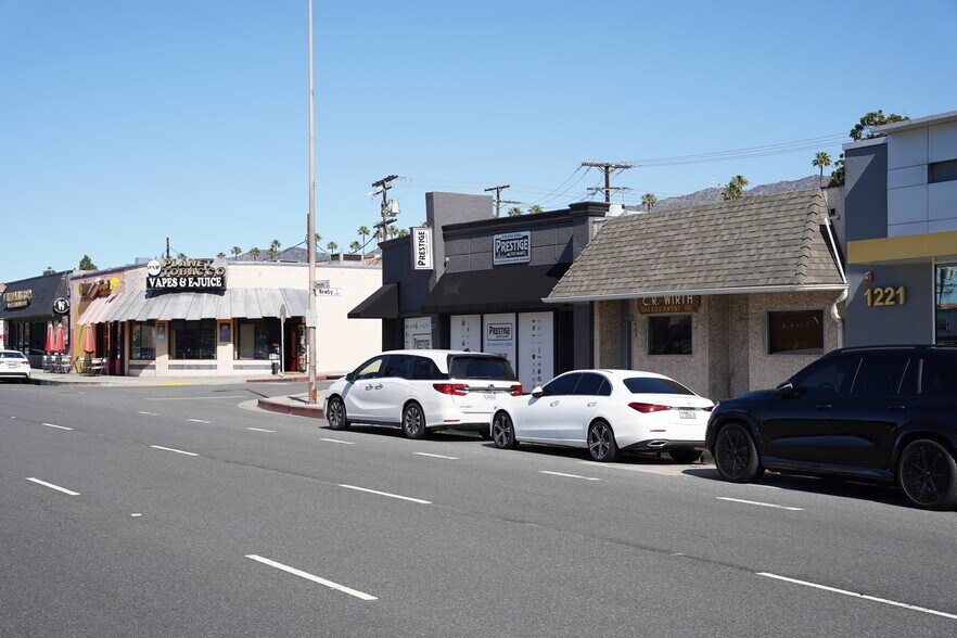 More Photos Of 1233 W Glenoaks Blvd, Glendale General Retail For Sale