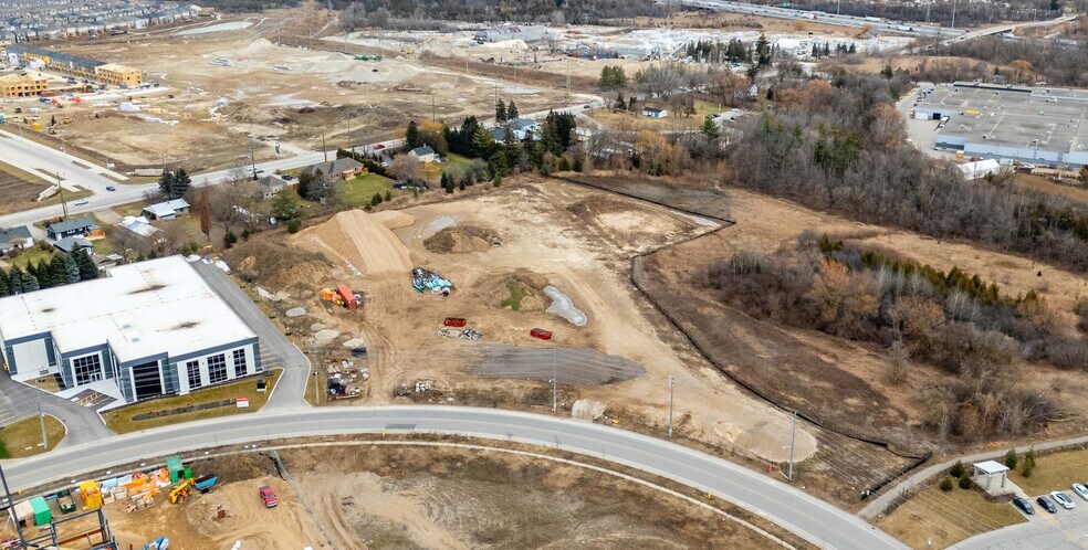 More Photos Of 100 Goddard Cres, Cambridge Distribution For Sale