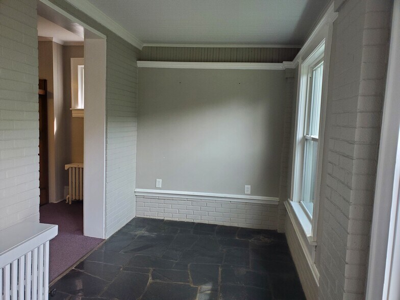 More Photos Of 1602 Grandin Rd SW, Roanoke Medical For Sale