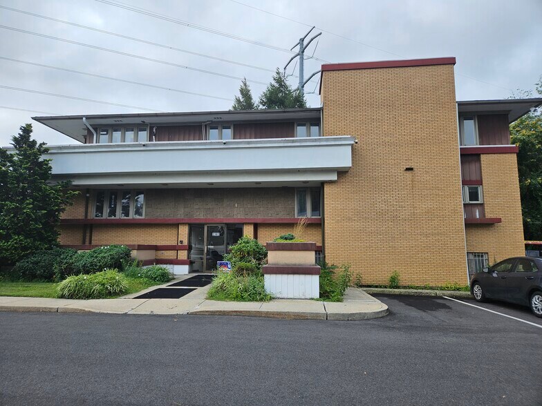 More Photos Of 2382 Whitehorse Mercerville Rd, Hamilton Office For Lease
