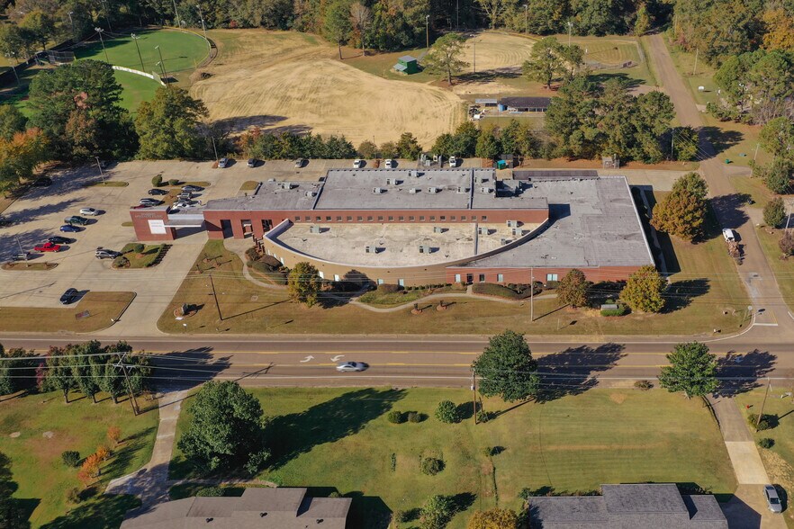 More Photos Of 1883 Highway 43 S, Canton Medical For Lease