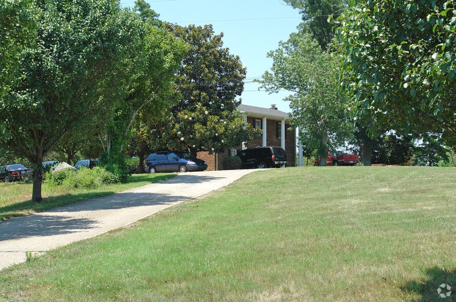 More Photos Of 1748 Lewisburg Pike SW, Franklin Office For Lease