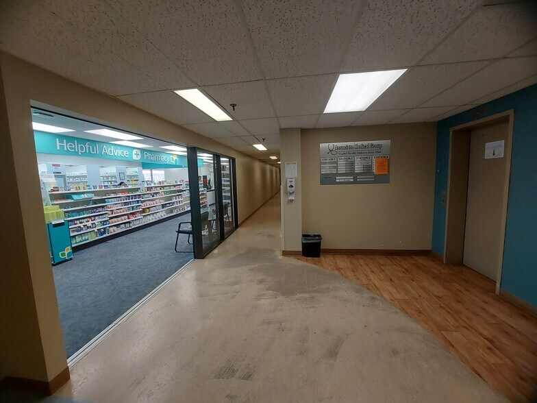 More Photos Of 4705 48 Ave, Red Deer Medical For Lease